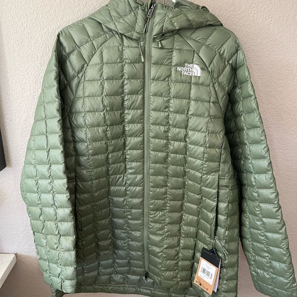 The North Face ThermaBall Parka- Large - Bark Mist- New with Tags